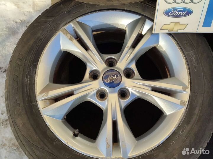 Комплект оригинальных литых дисков Ford R16