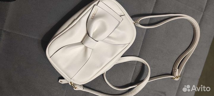 Сумочка кроссбоди Guess