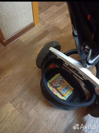 Трехколесный велосипед с родительской ручкой