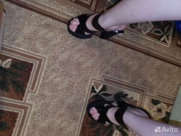 Босоножки женские 37 размер новые