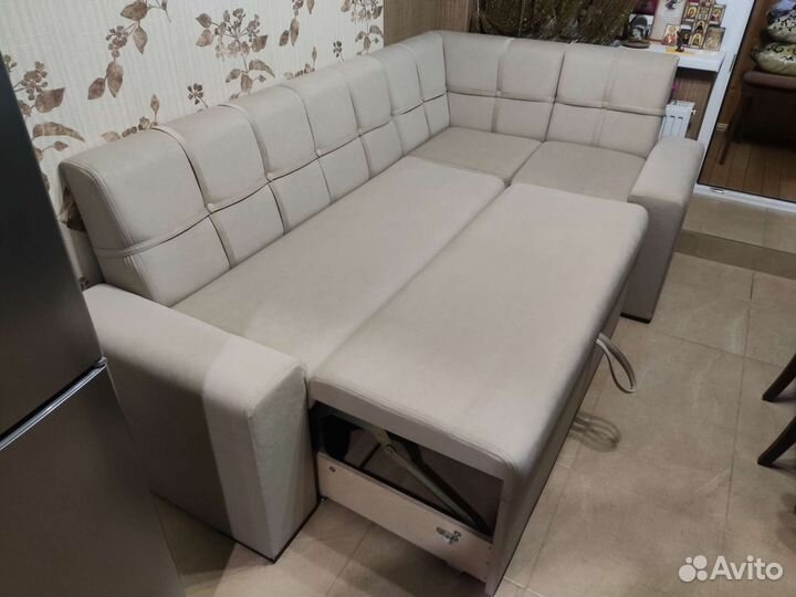 Перетяжка, ремонт диванов