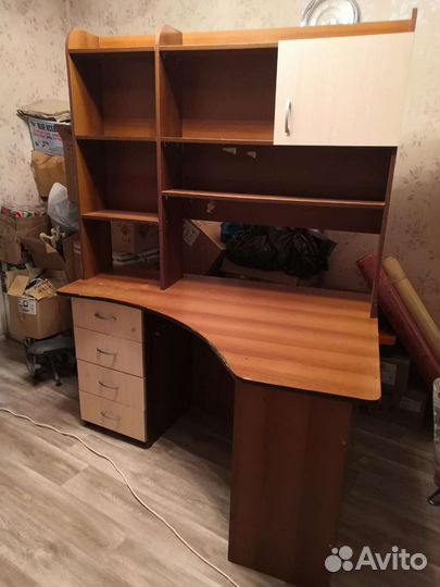 Компьютерный стол