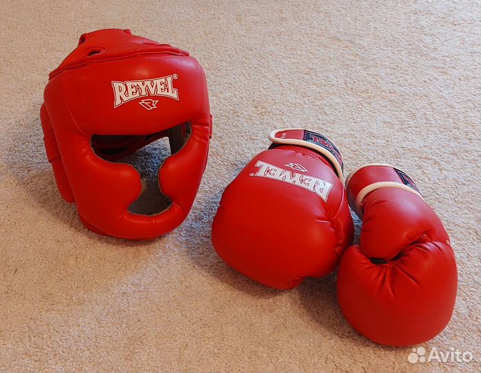 Шлем и перчатки для бокса(новые)