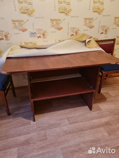 Стол обеденный