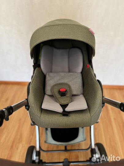 Продам детскую коляску 3 в 1