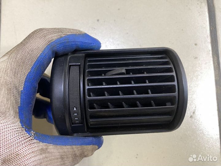 Дефлектор воздуховода правый Audi A4 B5