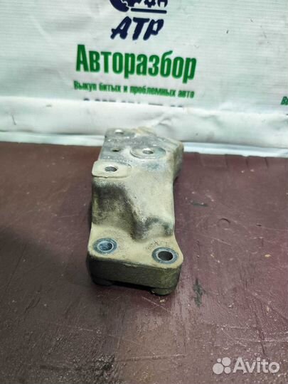 Кронштейн АКПП Skoda Superb 2