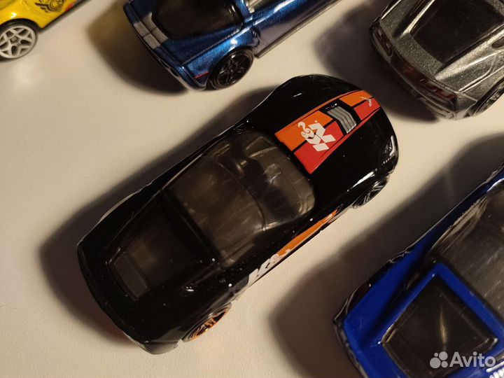 Hot Wheels 14 Corvette Stingray, 12 Corvette Z06