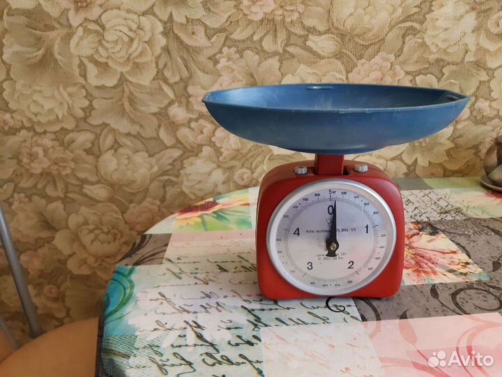 Весы кухонные с чашей