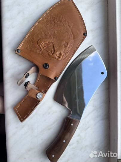 Кухонный нож топорик с чехлом из кожи