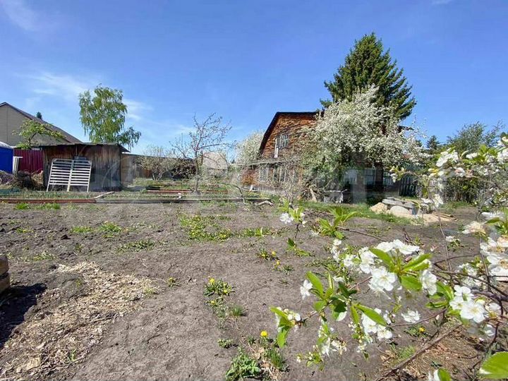 Дача 20 м² на участке 5 сот.