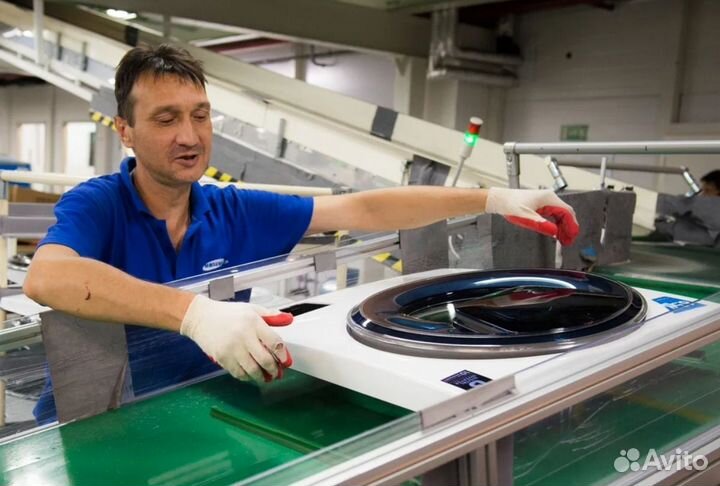 Рабочий на завод по производству техники Вахта