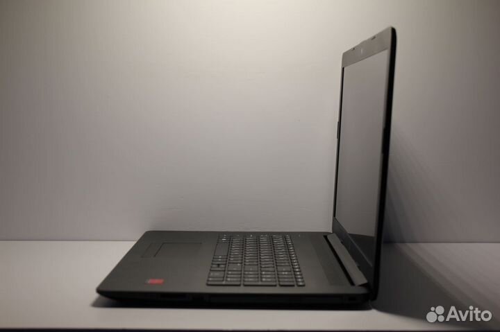 Ноутбук HP 17.3