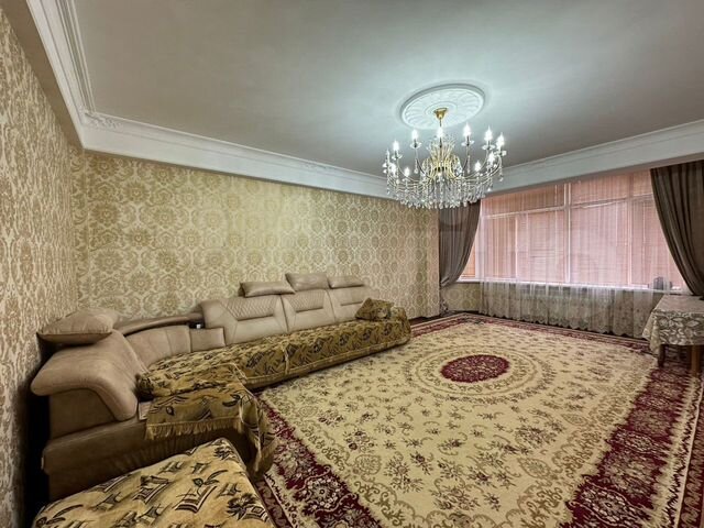 2-к. квартира, 85 м², 8/10 эт.