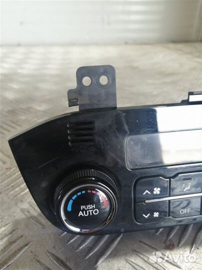 Блок управления печкой Kia Sportage SL G4KD 2010