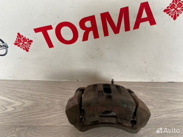 Суппорт передний левый Toyota Kluger ACU20 1MZ