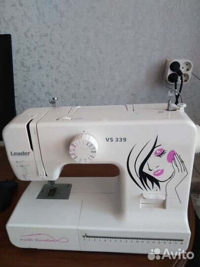 Швейная машина Singer