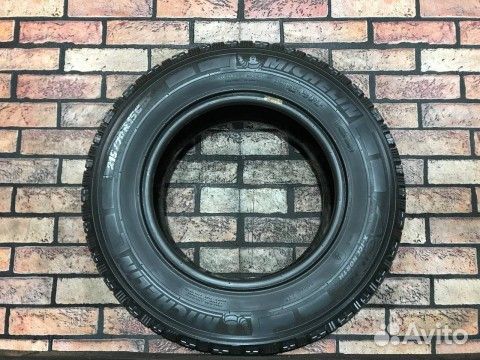 Michelin Agilis X-Ice North 215/70 R15