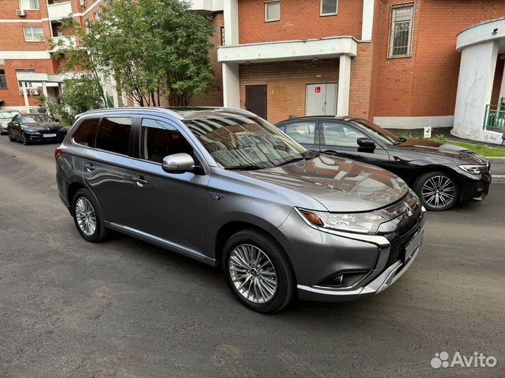 Mitsubishi Outlander 2.4 AT, 2021, 28 000 км