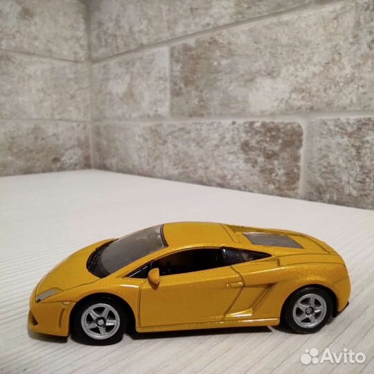 Модель Lamborghini Gallardo LP860-4 1:64 Welly