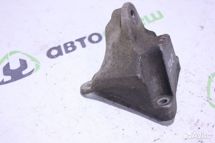 Кронштейн двигателя Renault Scenic 2003 2009