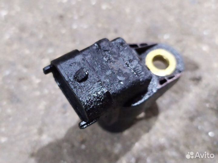 Датчик положения распредвала Mercedes Vito W639
