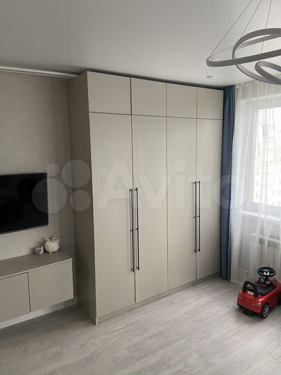 2-к. квартира, 58 м², 10/17 эт.
