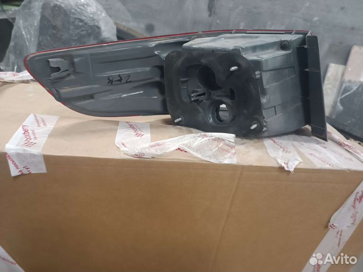 Фонарь задний правый Kia Rio 3 седан