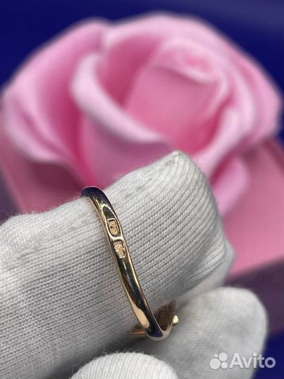 Золотое кольцо вставка гранат размер 18 проба 585