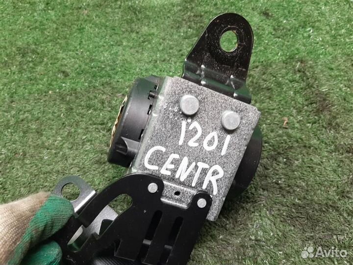 Ремень безопасности задний средний Toyota Verso R