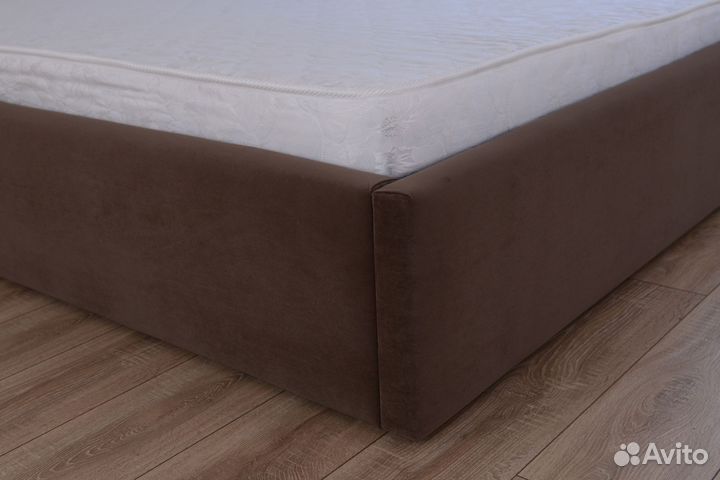 Кровать 140х200 с матрасом новая