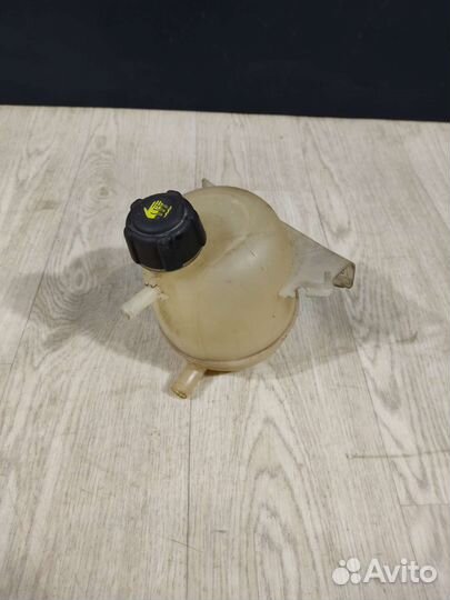 Renault Sandero 1 бачок расширительный