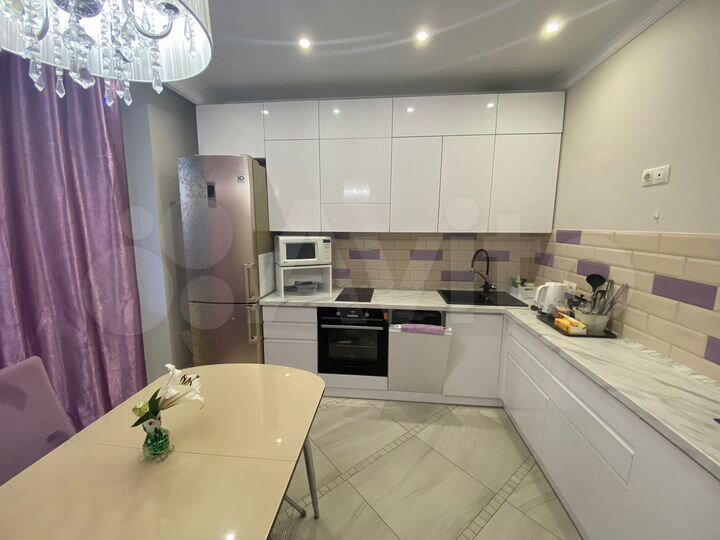 2-к. квартира, 57 м², 2/9 эт.