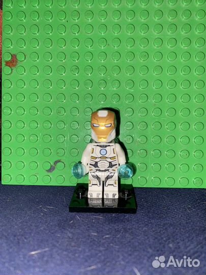 Lego космический железный человек