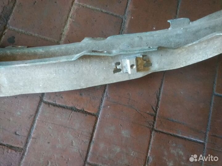 Усилитель переднего бампера А4