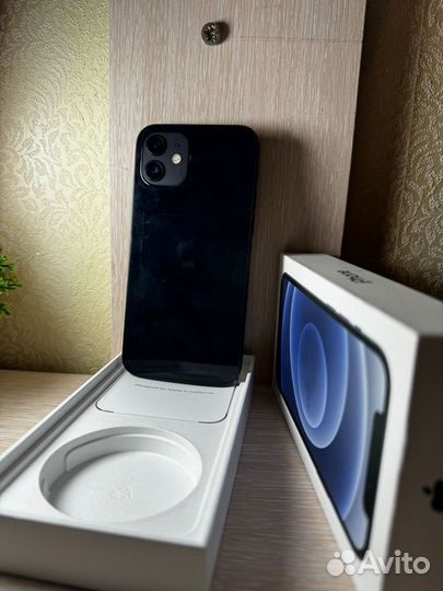 iPhone 12, 64 ГБ