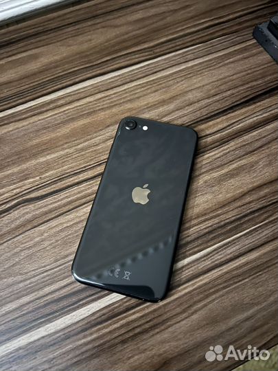 iPhone SE (2020), 64 ГБ