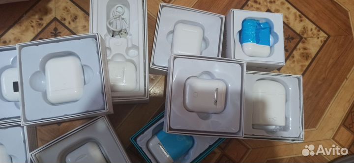 Беспроводные наушники и смарт часы