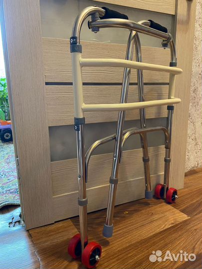 Ходунки для взрослых инвалидов