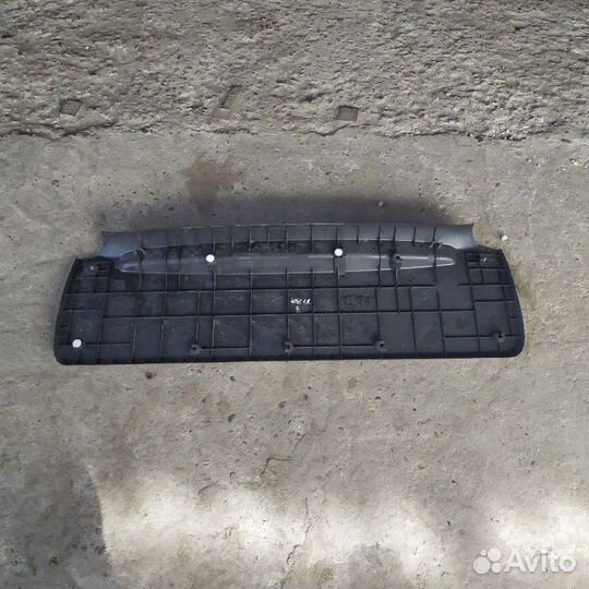 Обшивка багажника задняя Nissan Note хэтчбек