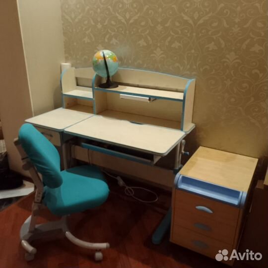 Растущая парта и стул+комод