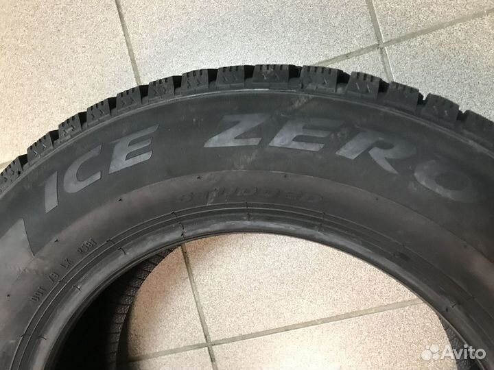 Pirelli Ice Zero 215/65 R16 102T