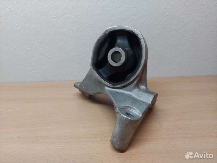 Опора двигателя Honda Stream RN1