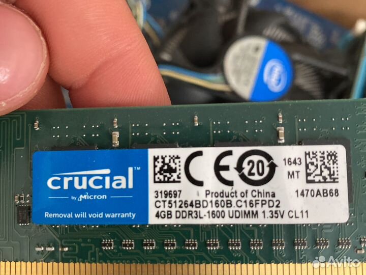 Материнская плата с процессором и памятью