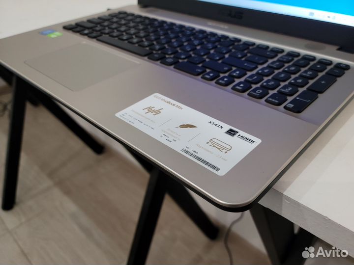 Шустрый ноутбук Asus Full HD 4ядра/GT810M 2GB