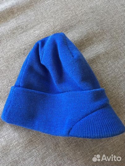 Шапка с козырьком 