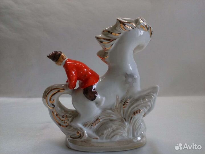 Фарфоровая статуэтка Сивка Бурка.Иванушка на коне