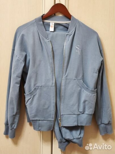 Спортивный костюм женский