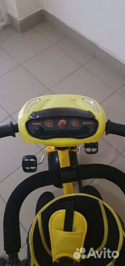 Детский велосипед с ручкой