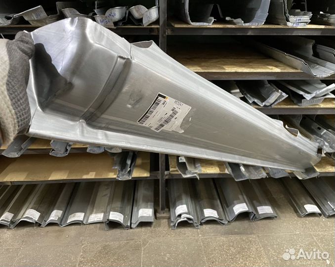 Порог левый VW Sharan, Ford Galaxy, Alhambra 1995